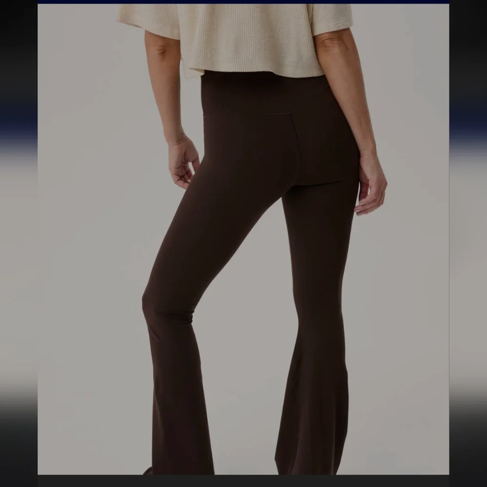 OFFLINE By Aerie Real Me High Waisted Crossover Flare Legging - Picture 3 of 10